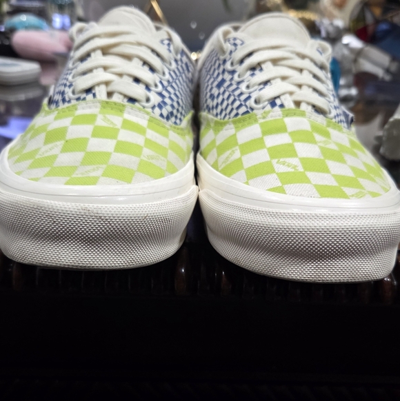 Vans Checkerboard Low-Top Sneakers in Lime & Navy - Picture 6 of 8